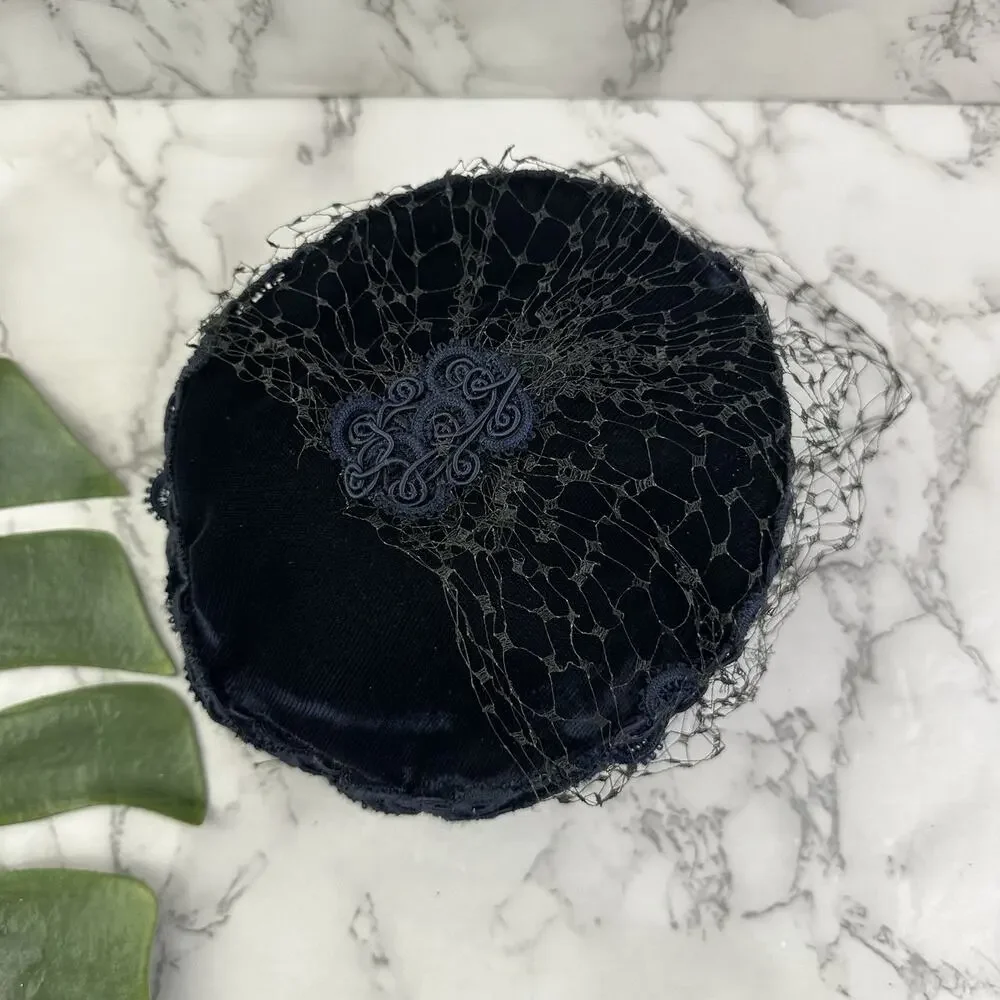 Womens Vintage 60s Pillbox Veiled Hat Navy Blue Velvet Lace Trim Netting - Picture 2 of 6